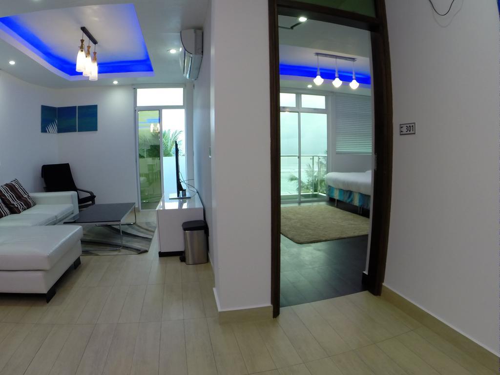 הולהומאל Airport Beach Hotel מראה חיצוני תמונה