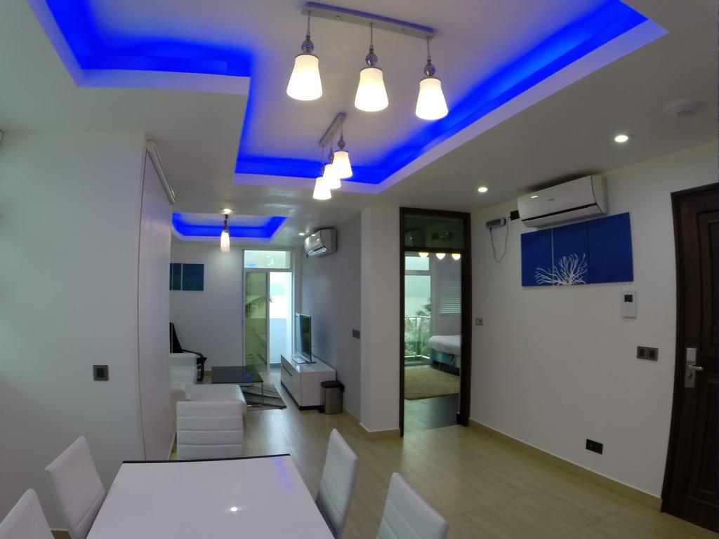 הולהומאל Airport Beach Hotel מראה חיצוני תמונה