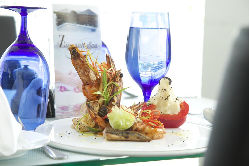 הולהומאל Airport Beach Hotel מראה חיצוני תמונה