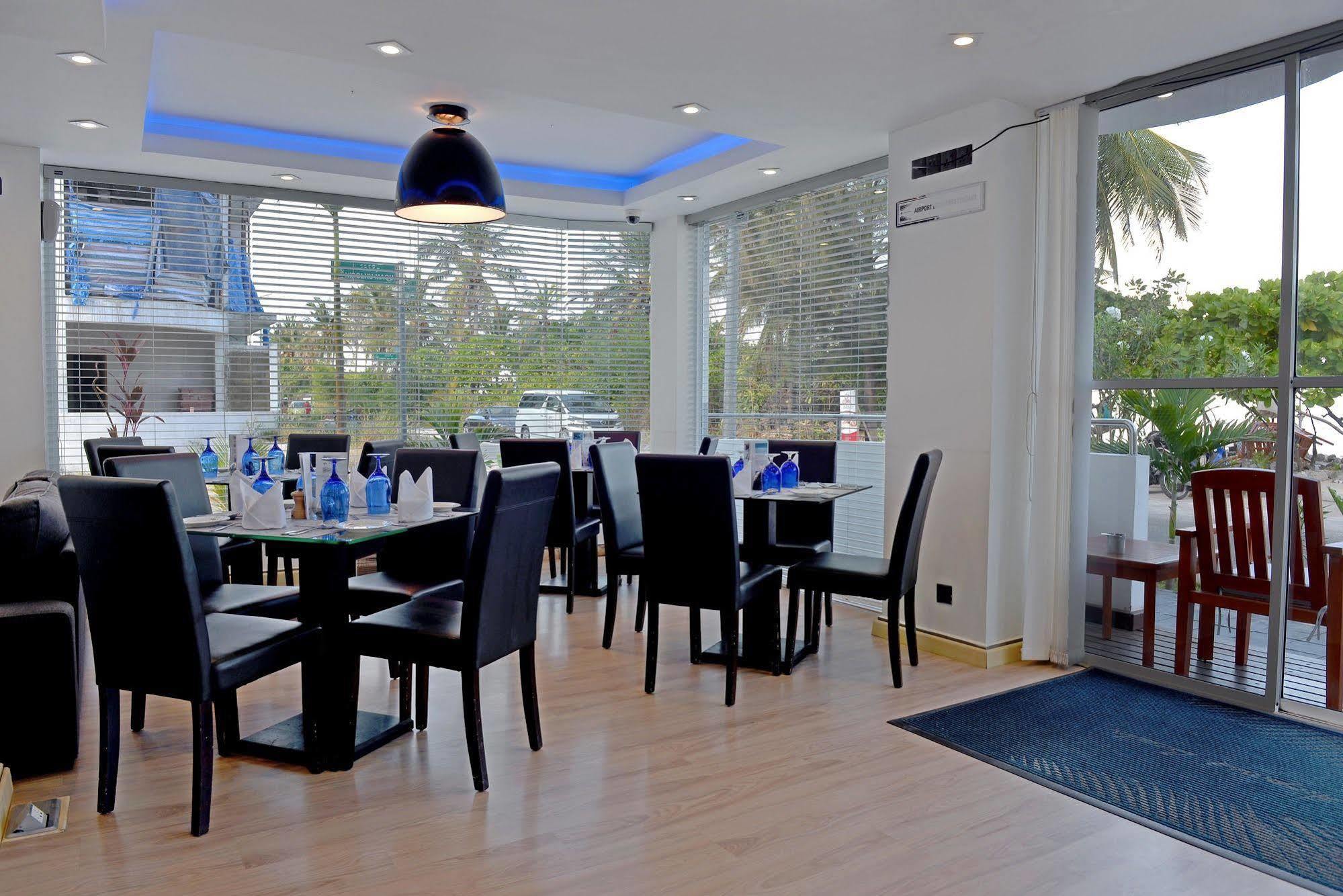 הולהומאל Airport Beach Hotel מראה חיצוני תמונה