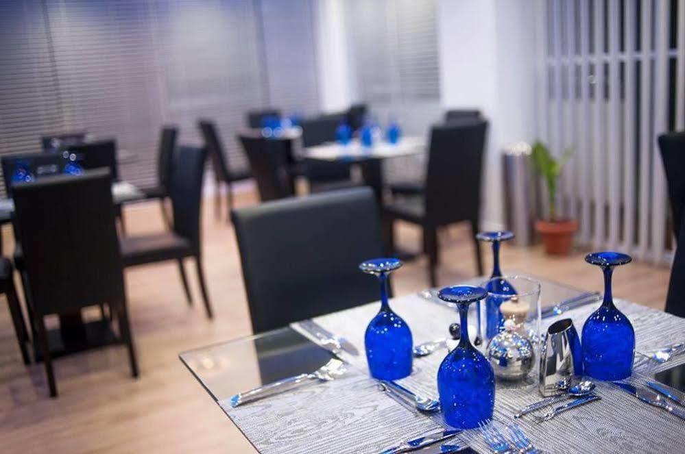הולהומאל Airport Beach Hotel מראה חיצוני תמונה