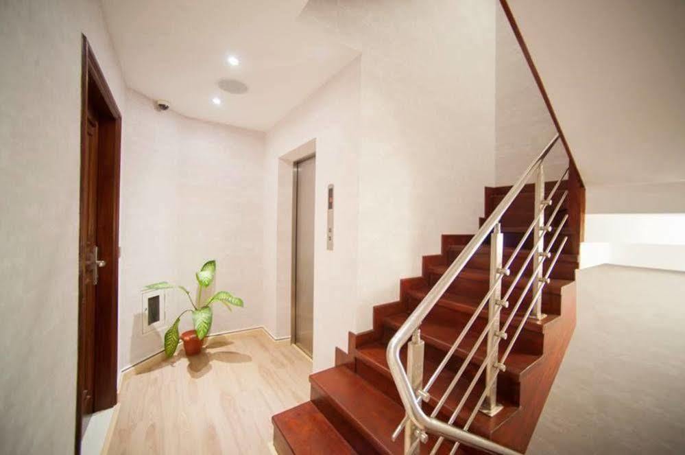 הולהומאל Airport Beach Hotel מראה חיצוני תמונה