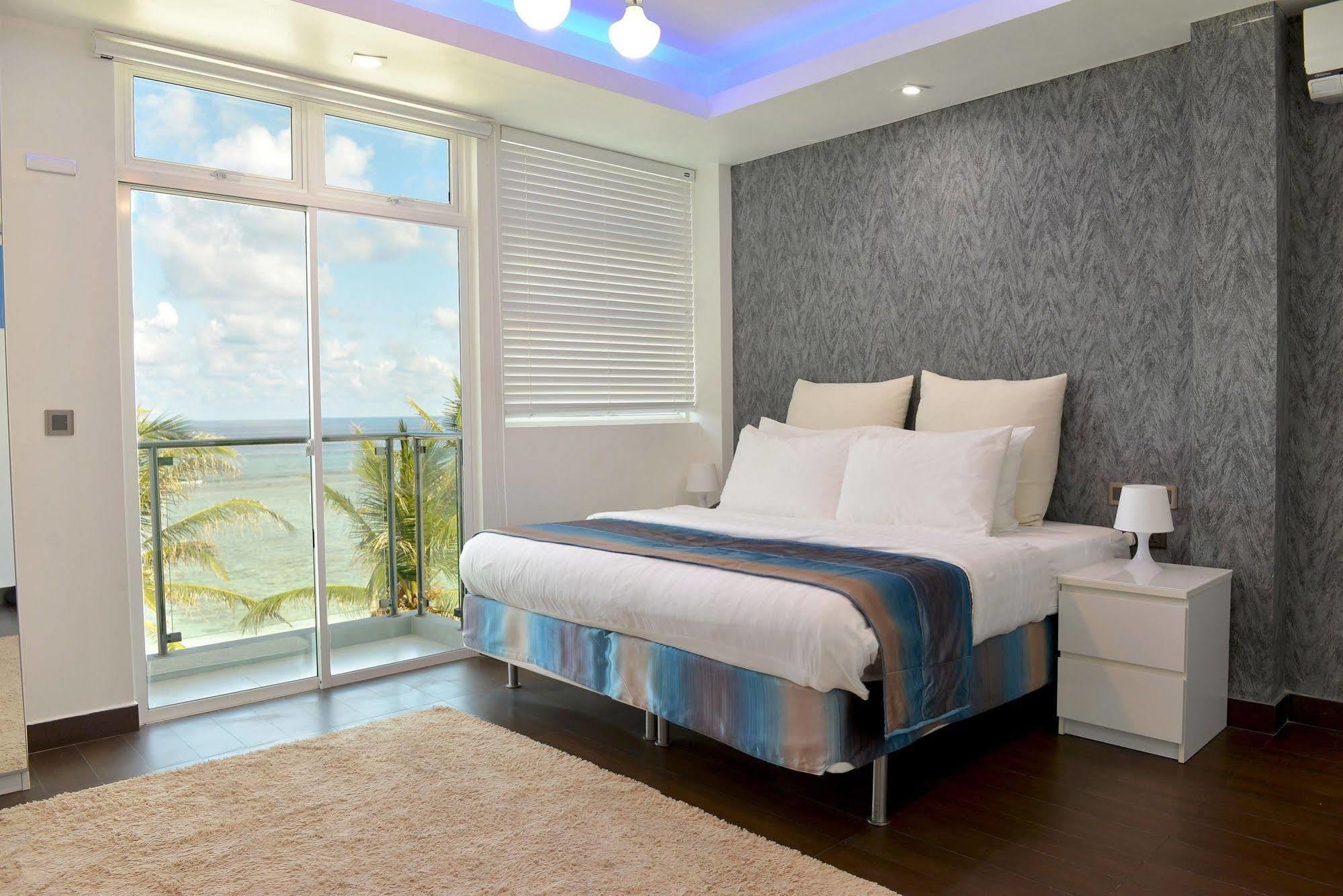 הולהומאל Airport Beach Hotel מראה חיצוני תמונה